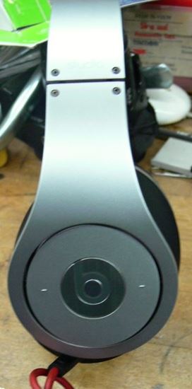 Picture of BEATS BY DR. DRE STUDIO OVER-EAR HEADPHONES SILVER