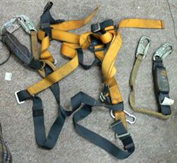Picture of TITAN BY MILLER T6111/3FTAF FULL BODY SAFETY HARNESS WITH LANYARD