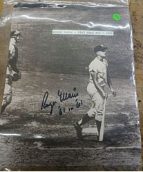 Picture of ROGER MARIS 61ST HOME RUN 1961 AUTOGRAPHED PHOTO 11X14 WITH COA. MINT CONDITION. COLLECTIBLE.