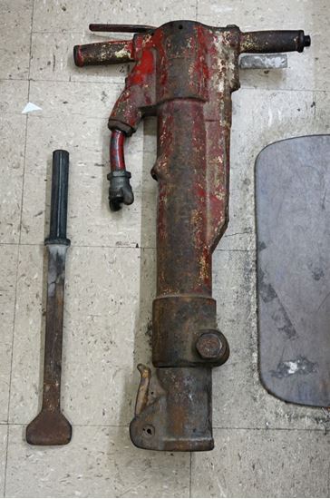 Picture of air jackhammer with 1 bit 