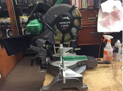 Picture of Hitachi miter saw power tool CH12FDH 12” compound used . Tested. In a good working order. 