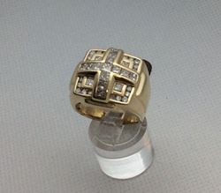 Picture of 14kt yellow gold men’s ring with 17 princess cut diamonds and 20 round diamonds 2.5carat 16.5 gr size 9.5 . 800041-1