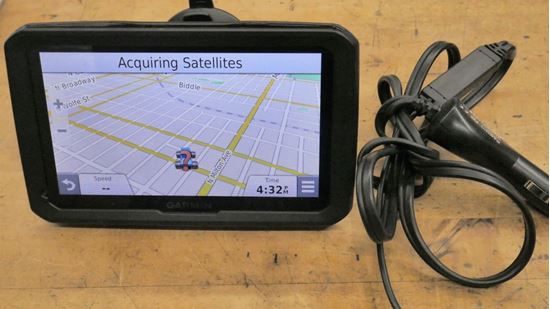 Cash USA garmin dezl 770 Truck GPS Navigator with 7-inch Display gently used. tested. in a good working order.
