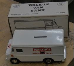 Picture of ERTL MARTIN'S POTATO CHIPS TRUCK 1/43 SCALE DIE-CAST METAL W LOCKING COIN BANK WITH KEYS AND BOX. NEVER BEEN USED.COLLECTIBLE. 